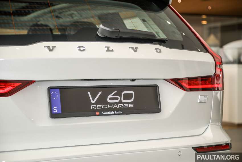 2022 Volvo V60 Recharge T8 Inscription in Malaysian showroom – plug-in hybrid wagon priced at RM287k Image #1403017