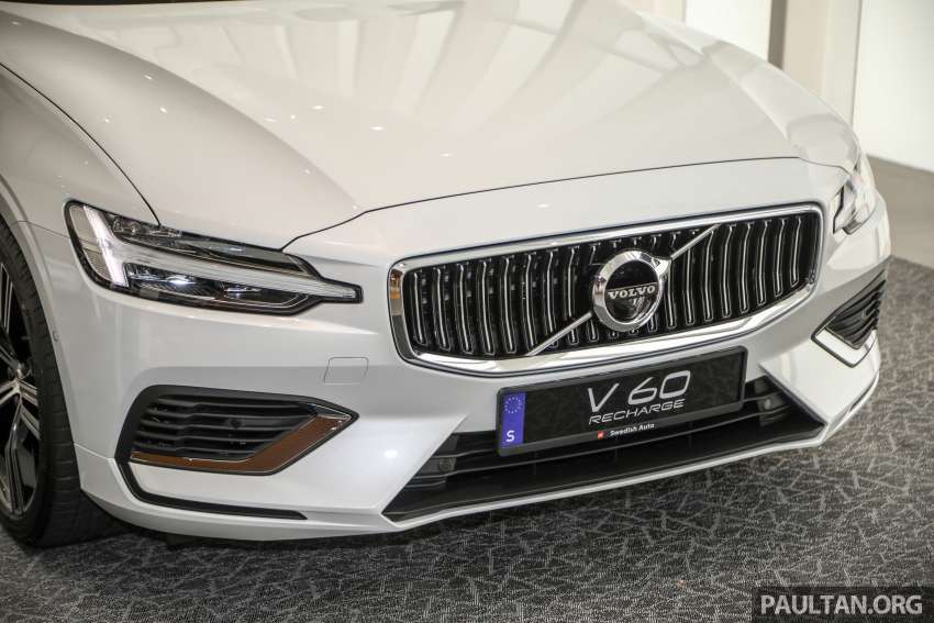 2022 Volvo V60 Recharge T8 Inscription in Malaysian showroom – plug-in hybrid wagon priced at RM287k Image #1402998