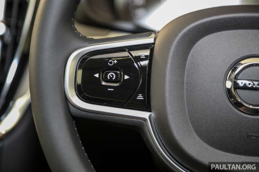 2022 Volvo V60 Recharge T8 Inscription in Malaysian showroom – plug-in hybrid wagon priced at RM287k Image #1403025
