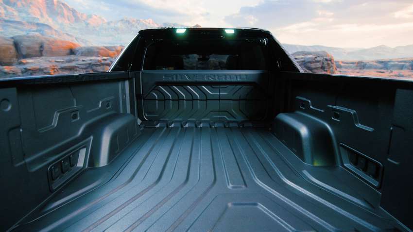 Chevrolet Silverado EV – 640 km range with 350 kW DC charging, 664 hp/1,057 Nm; with Multi-Flex Midgate 1400804