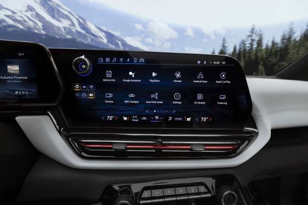 GM confirms it's dropping Apple CarPlay and Android Auto from 2024 EVs