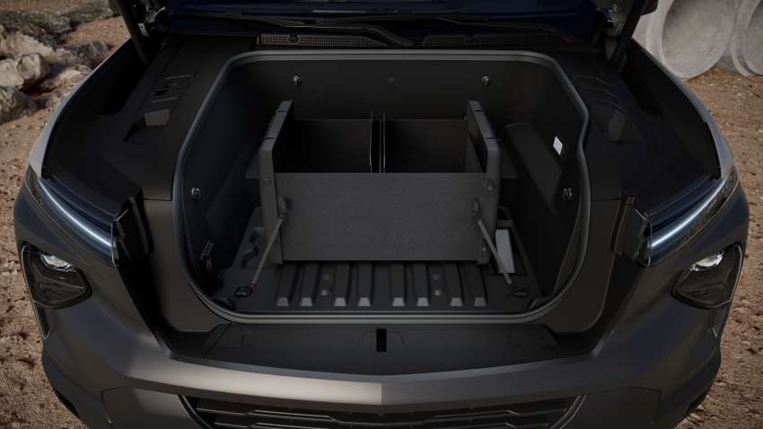 Chevrolet Silverado EV – 640 km range with 350 kW DC charging, 664 hp/1,057 Nm; with Multi-Flex Midgate 1400860