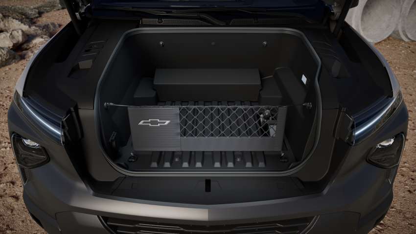Chevrolet Silverado EV – 640 km range with 350 kW DC charging, 664 hp/1,057 Nm; with Multi-Flex Midgate 1400861