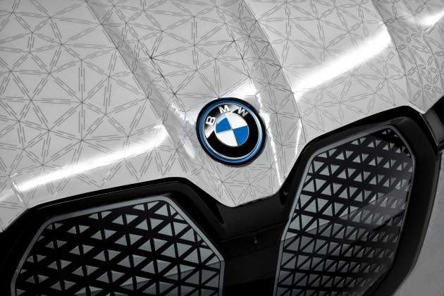 BMW tunjuk teknologi tukar warna badan sekelip mata