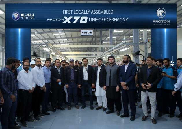 Proton X70 CKD Pakistan mula keluar dari barisan produksi kilang Al-Haj Automotive terletak di Karachi
