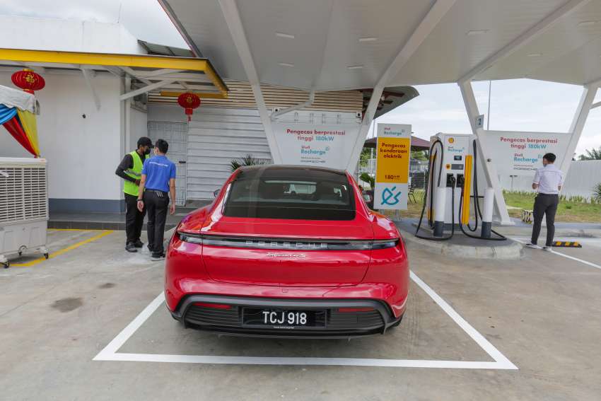 Shell Recharge EV fast charging tested in Malaysia – 180 kW of DC power in a Porsche Taycan in Tangkak! 1409390