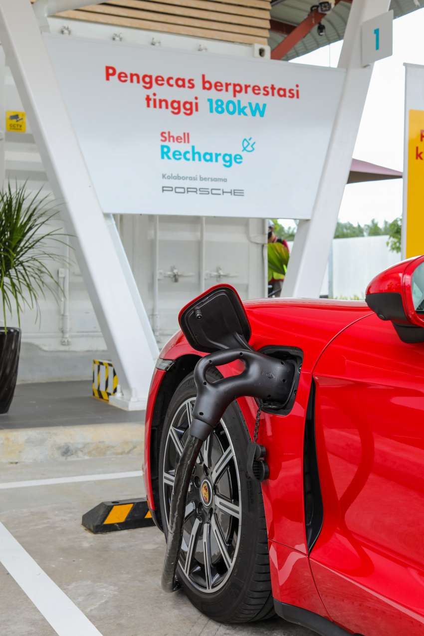 Shell Recharge EV fast charging tested in Malaysia – 180 kW of DC power in a Porsche Taycan in Tangkak! 1409442