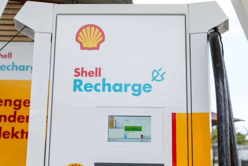 Shell Recharge EV fast charging tested in Malaysia – 180 kW of DC power in a Porsche Taycan in Tangkak! 1409451