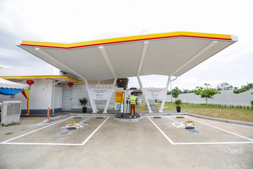 Shell Recharge EV fast charging tested in Malaysia – 180 kW of DC power in a Porsche Taycan in Tangkak! 1409455