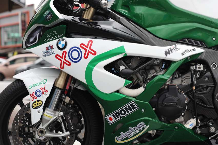 2022 ARRC: OneXOX BMW TKKR Racing Team shows racing livery, Azlan Shah and Adam Norrodin on board 1420369