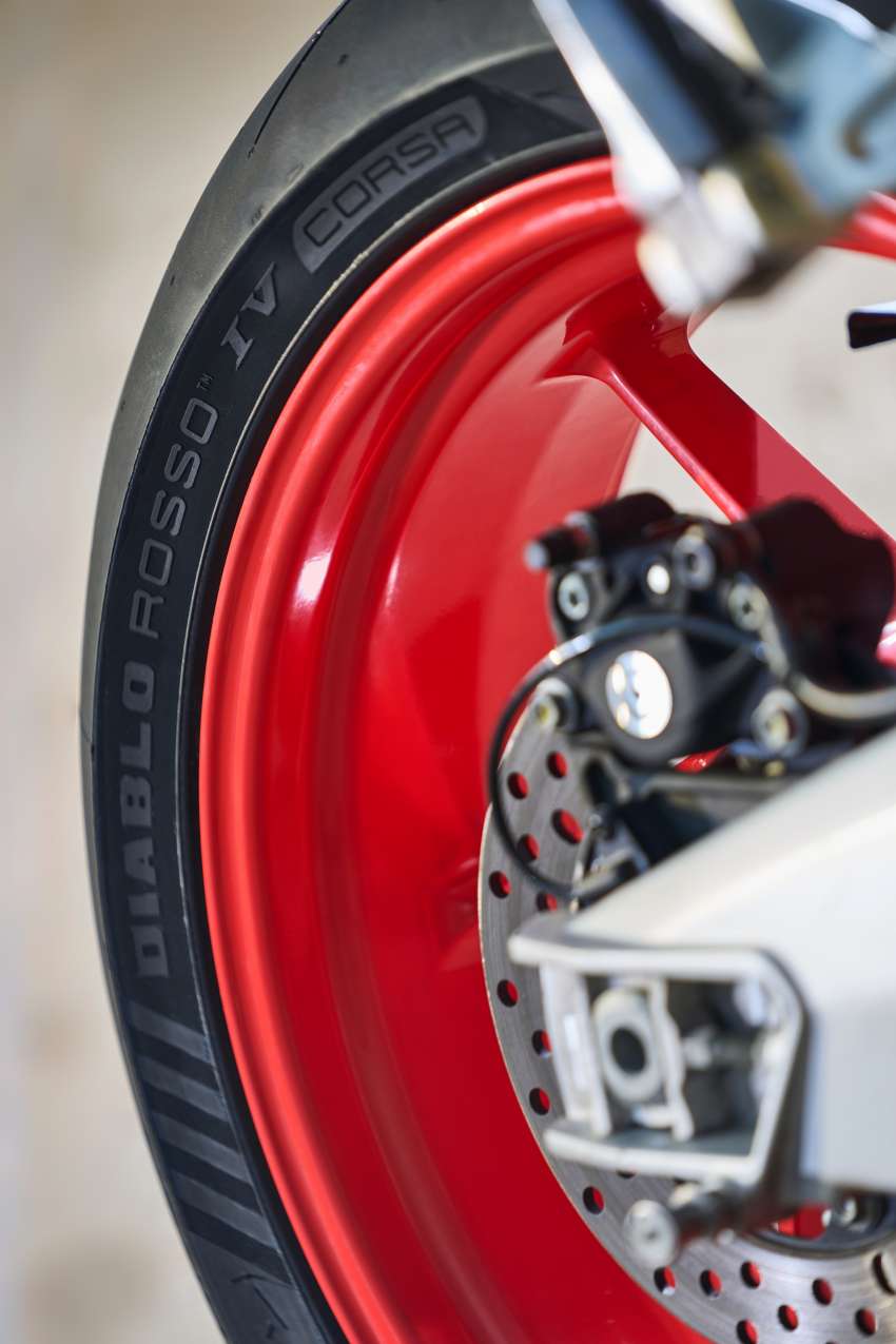 Pirelli launches Diablo Rosso IV Corsa bike tyres 1414244
