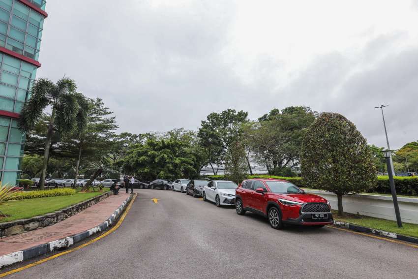 PANDU UJI: Toyota Camry 2.5 V facelift 2022 dengan enjin baharu – pemandu riang, penumpang gembira! 1417066