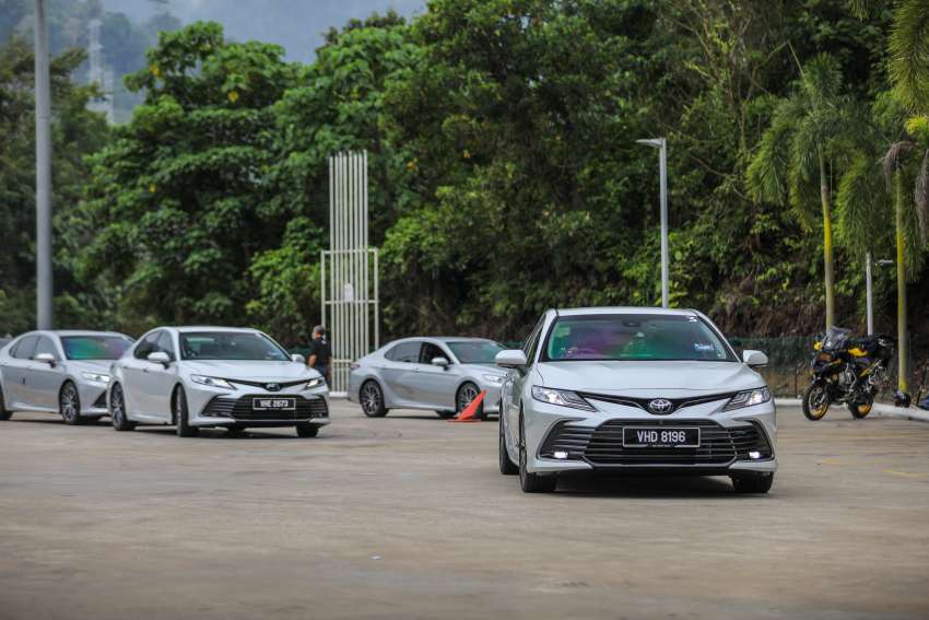 PANDU UJI: Toyota Camry 2.5 V facelift 2022 dengan enjin baharu – pemandu riang, penumpang gembira! 1417140