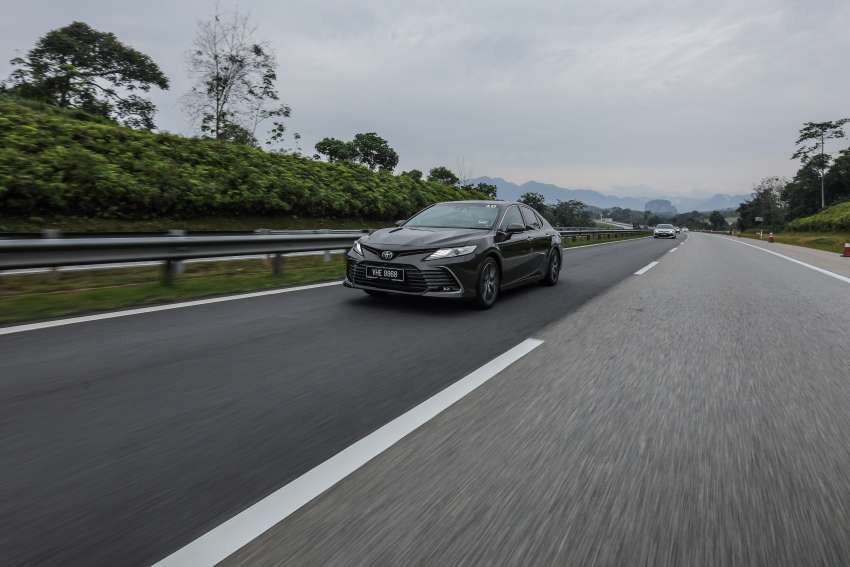 PANDU UJI: Toyota Camry 2.5 V facelift 2022 dengan enjin baharu – pemandu riang, penumpang gembira! 1417148
