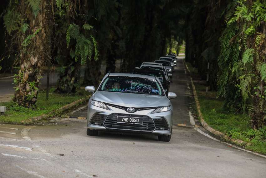 PANDU UJI: Toyota Camry 2.5 V facelift 2022 dengan enjin baharu – pemandu riang, penumpang gembira! 1417193