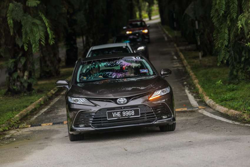 PANDU UJI: Toyota Camry 2.5 V facelift 2022 dengan enjin baharu – pemandu riang, penumpang gembira! 1417205