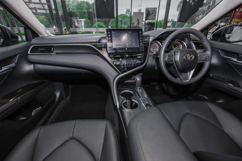 PANDU UJI: Toyota Camry 2.5 V facelift 2022 dengan enjin baharu – pemandu riang, penumpang gembira! 1416996