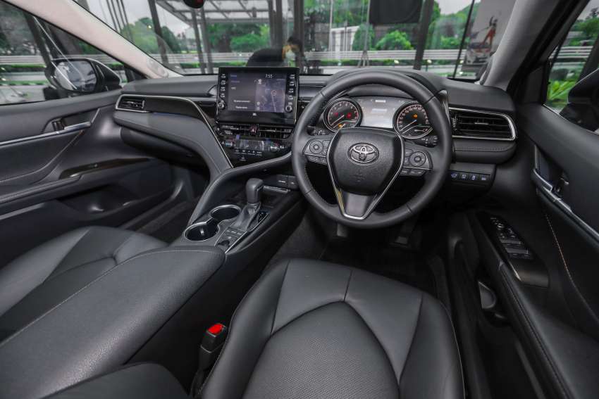 PANDU UJI: Toyota Camry 2.5 V facelift 2022 dengan enjin baharu – pemandu riang, penumpang gembira! 1416997