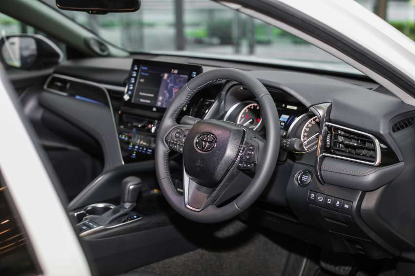 PANDU UJI: Toyota Camry 2.5 V facelift 2022 dengan enjin baharu – pemandu riang, penumpang gembira! 1416999