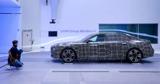 G70 BMW i7 undergoes acoustic testing before debut