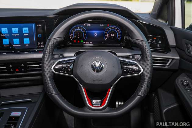 Volkswagen returning to push buttons on steering wheels – touch controls not popular with customers