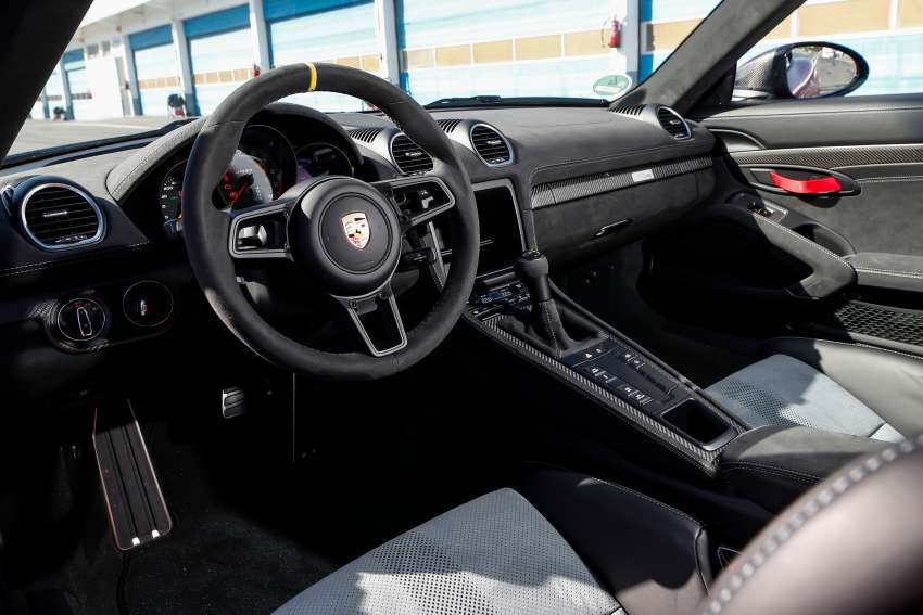 Porsche Cayman GT4 RS review – unbridled madness 1424728