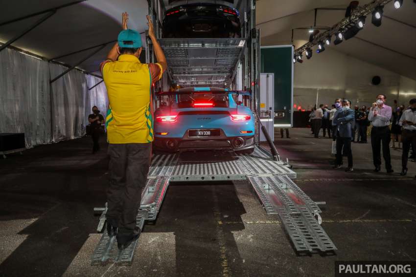 Starrtrek Carriers launches the first fully-enclosed car carrier service in Malaysia, with a Rolfo Auriga Deluxe 1430360