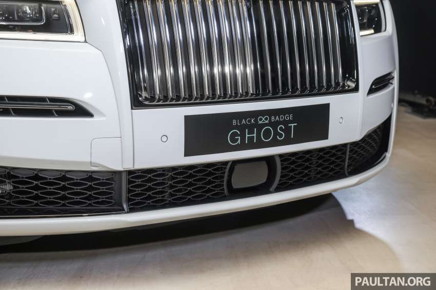 Rolls-Royce Ghost Black Badge 2022 kini tiba di M’sia — tema kemasan gelap, lebih kuasa, dari RM1.8 juta 1425132