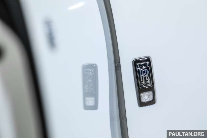 Rolls-Royce Ghost Black Badge 2022 kini tiba di M’sia — tema kemasan gelap, lebih kuasa, dari RM1.8 juta 1425140