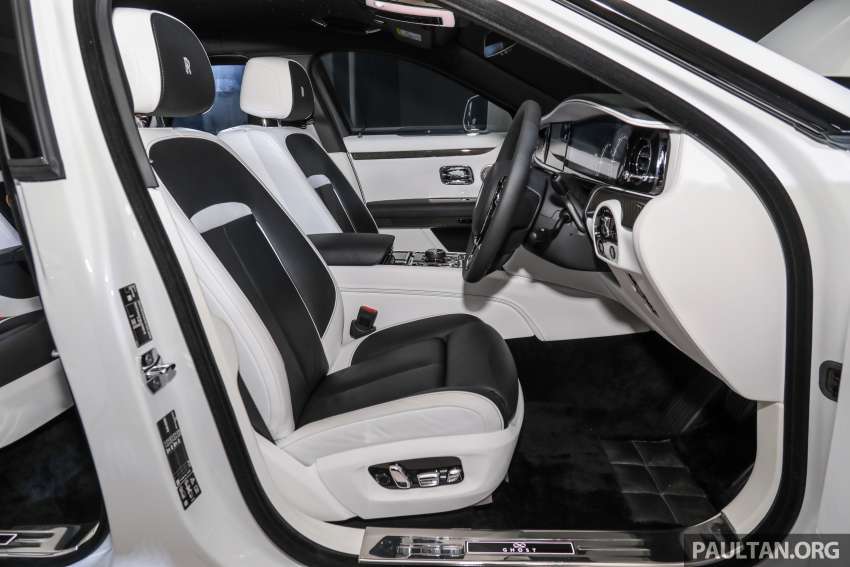 Rolls-Royce Ghost Black Badge 2022 kini tiba di M’sia — tema kemasan gelap, lebih kuasa, dari RM1.8 juta 1425174