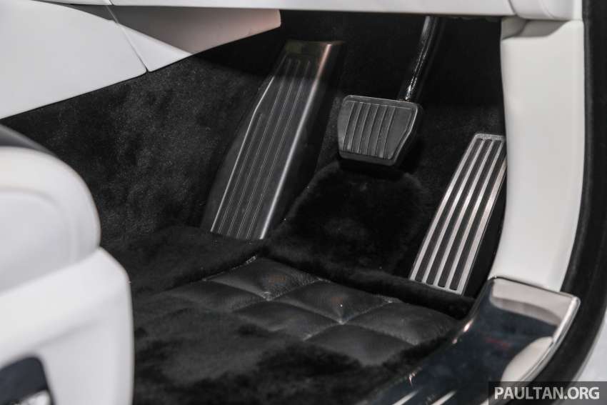 Rolls-Royce Ghost Black Badge 2022 kini tiba di M’sia — tema kemasan gelap, lebih kuasa, dari RM1.8 juta 1425179