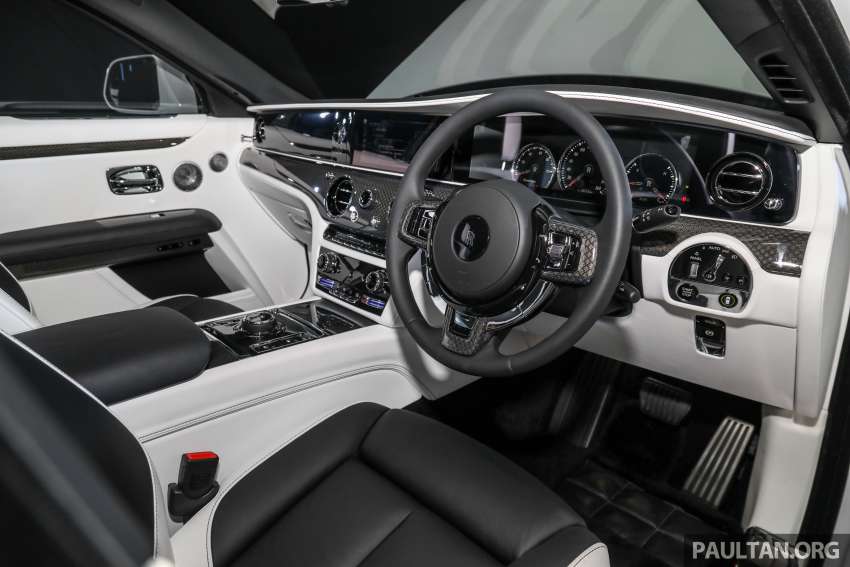 Rolls-Royce Ghost Black Badge 2022 kini tiba di M’sia — tema kemasan gelap, lebih kuasa, dari RM1.8 juta 1425154