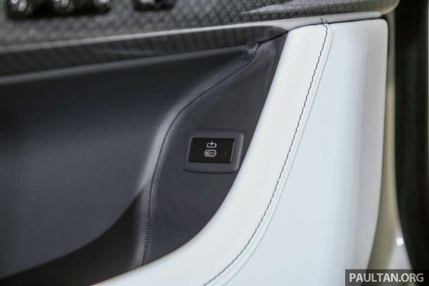 Rolls-Royce Ghost Black Badge 2022 kini tiba di M’sia — tema kemasan gelap, lebih kuasa, dari RM1.8 juta 1425200