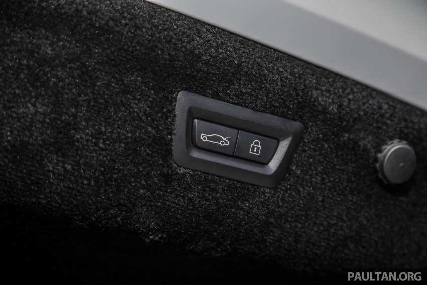 Rolls-Royce Ghost Black Badge 2022 kini tiba di M’sia — tema kemasan gelap, lebih kuasa, dari RM1.8 juta 1425207