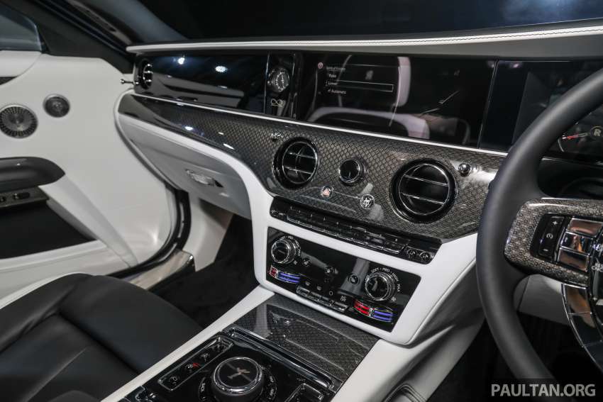 Rolls-Royce Ghost Black Badge 2022 kini tiba di M’sia — tema kemasan gelap, lebih kuasa, dari RM1.8 juta 1425157