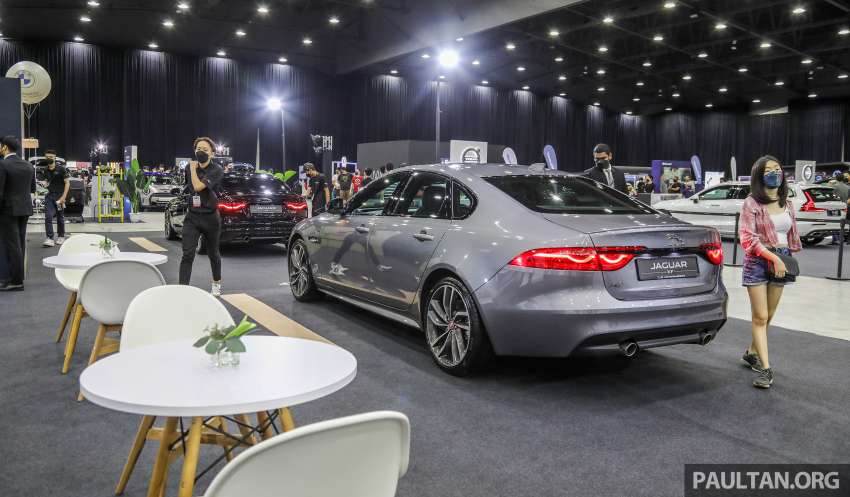 PACE 2022: Check out the Jaguar Land Rover booth – XE, XF and Evoque; plus a peek at the Defender 90 1433480