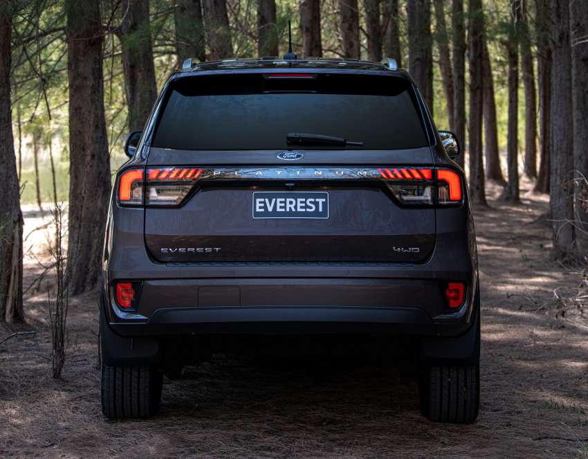 Ford Everest 2023 diperkenal dalam tiga versi, empat enjin termasuk V6 3.0L diesel turbo, 7-tempat duduk 1422956