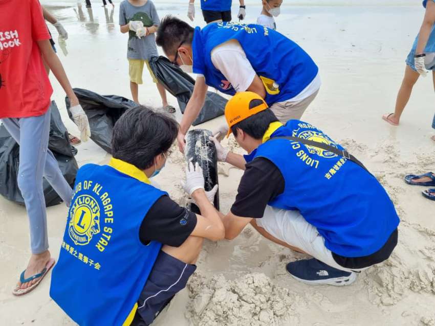 Auto Bavaria partners Lions Club of KL Agape Star for beach and reef conservation initiative at Redang Island 1434300