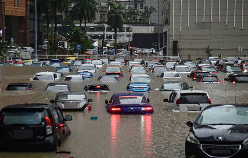 Half a month’s rain in just two hours in KL caused yesterday’s floods, govt seeking long-term solutions 1425480