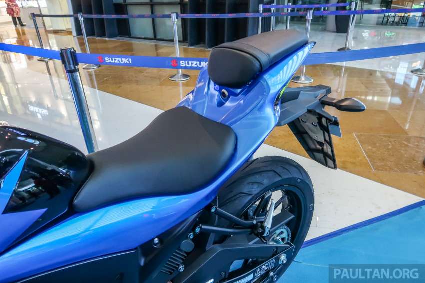 2022 Suzuki GSX-S150 and GSX-R150 in Malaysia, priced at RM10,289 and RM11,329, respectively 1427834