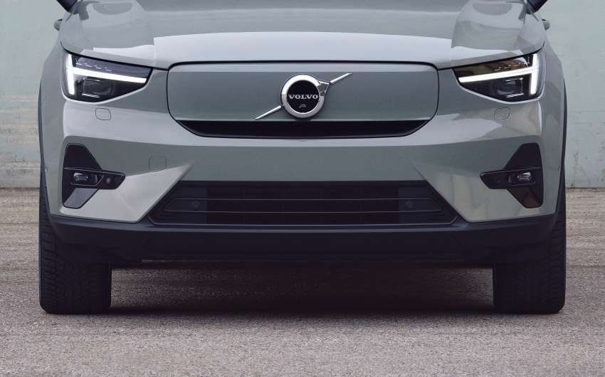 Volvo XC40 facelift revealed with C40 face; C40 EV also gets new single-motor variant with 434 km range 1428684