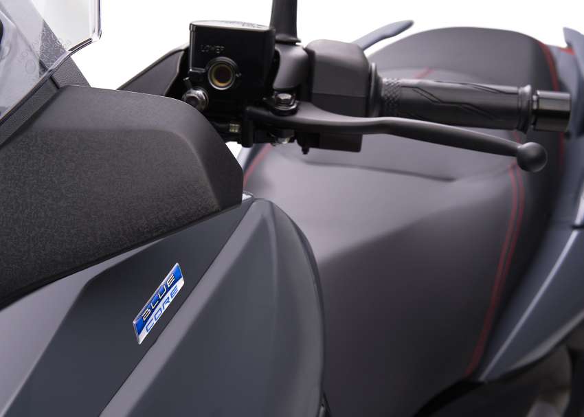 Yamaha XMax 250 diberikan pembaharuan – enjin Euro 4, rekaan kunci dan pilihan warna baru, RM21,998 1423063