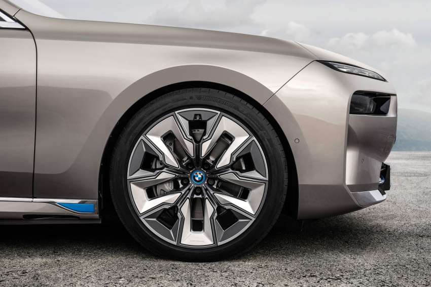 2023 BMW i7 – first all-electric 7 Series; xDrive60 with 544 PS, 745 Nm, 625 km EV range, 101.7-kWh battery Image #1446709