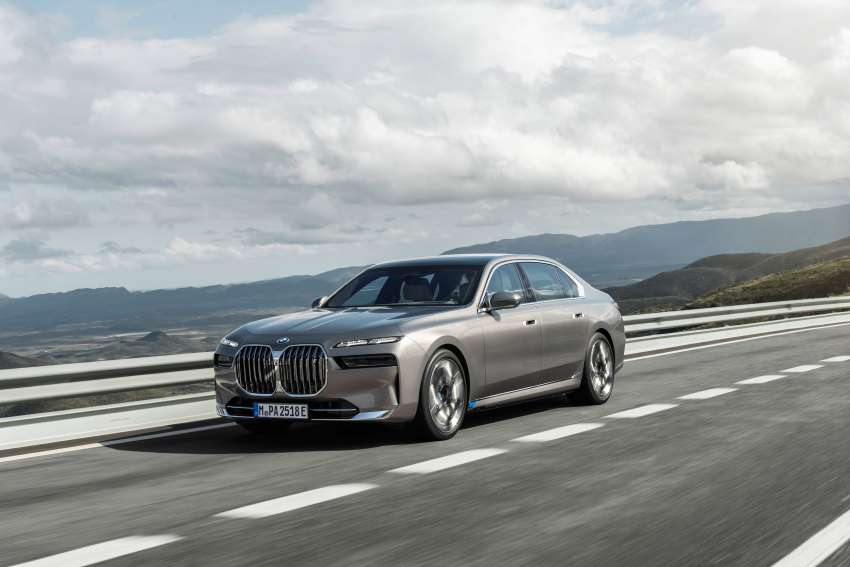 2023 BMW i7 – first all-electric 7 Series; xDrive60 with 544 PS, 745 Nm, 625 km EV range, 101.7-kWh battery Image #1446726