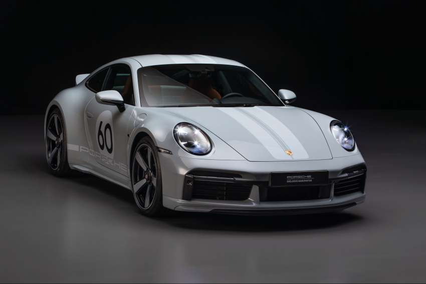 992 Porsche 911 Sport Classic is a manual RWD Turbo with 550 PS, unique styling and graphics – 1,250 units 1450433