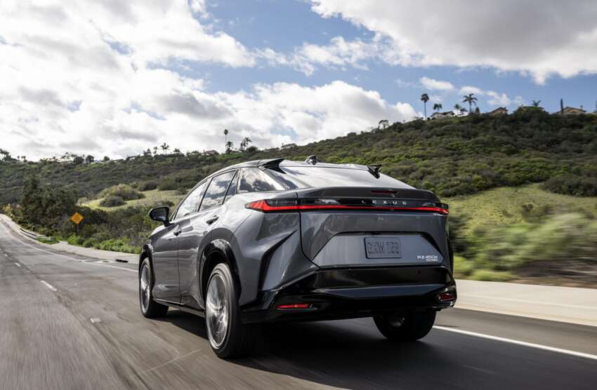 Lexus RZ 450e EV officially revealed – 71.4 kWh battery, twin-motor, up to 450 km range, yoke steering 1588164