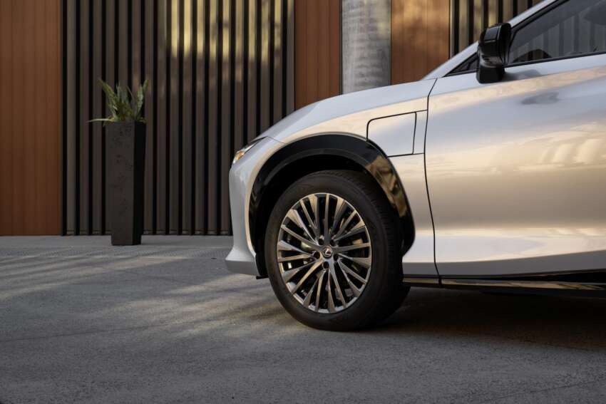 Lexus RZ 450e EV officially revealed – 71.4 kWh battery, twin-motor, up to 450 km range, yoke steering 1588173