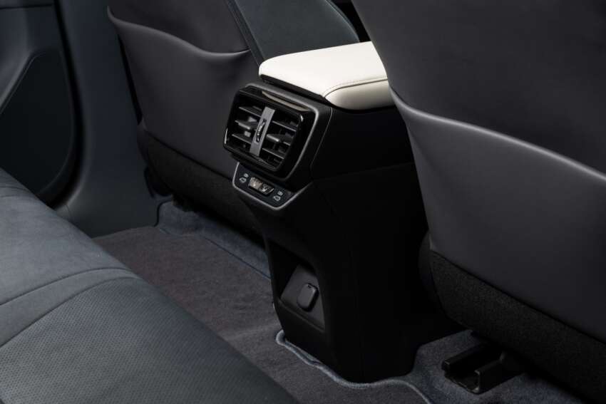 Lexus RZ 450e EV officially revealed – 71.4 kWh battery, twin-motor, up to 450 km range, yoke steering 1588181