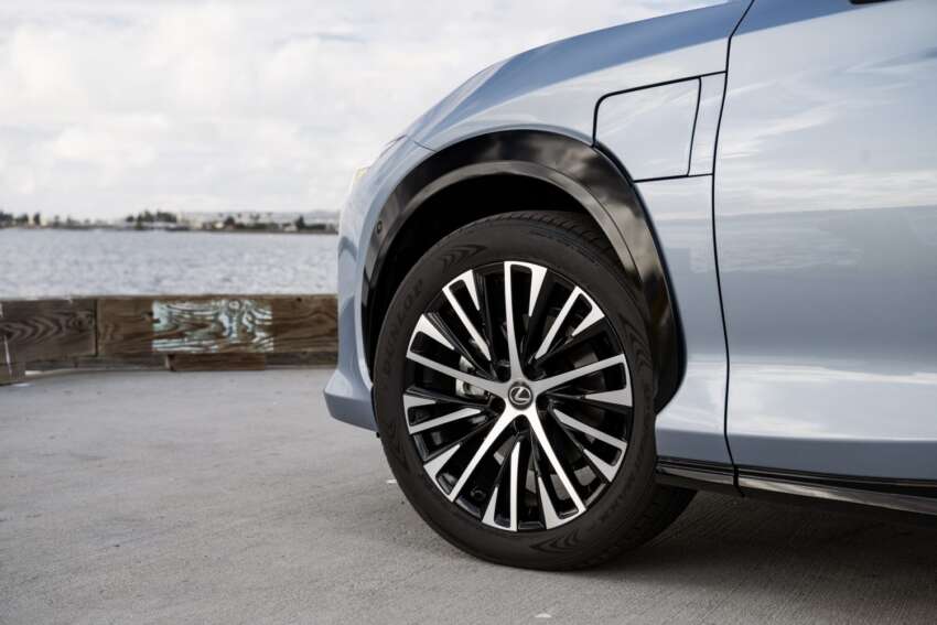 Lexus RZ 450e EV officially revealed – 71.4 kWh battery, twin-motor, up to 450 km range, yoke steering 1588197