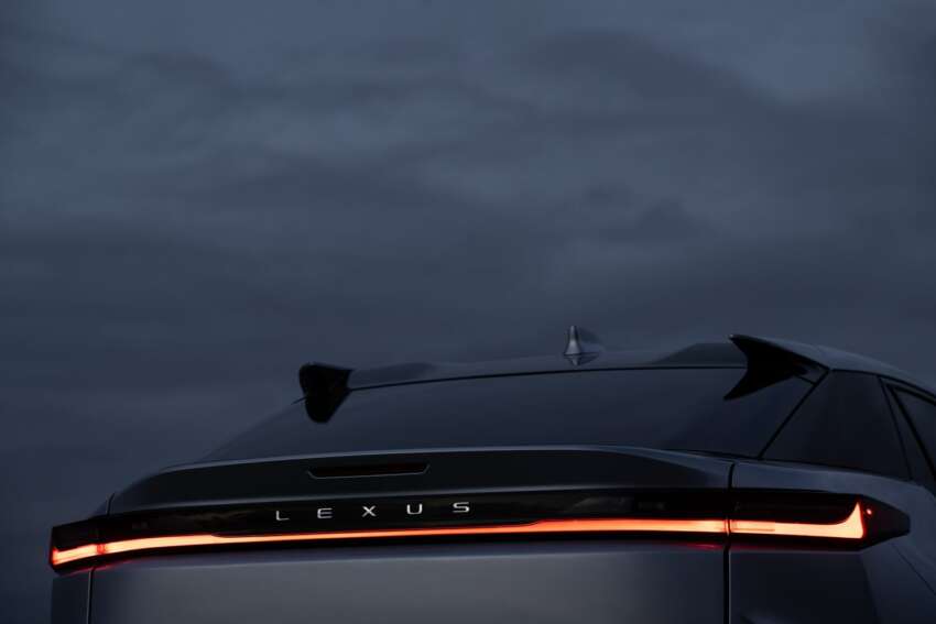 Lexus RZ 450e EV officially revealed – 71.4 kWh battery, twin-motor, up to 450 km range, yoke steering 1588199